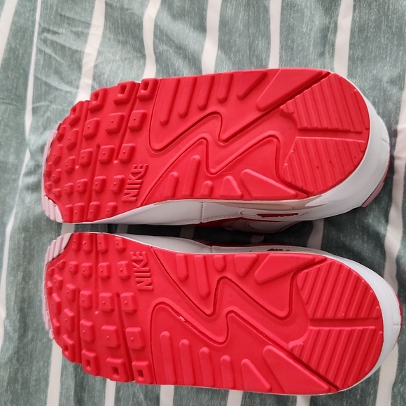 Nike Air Max - Picture 2 of 3